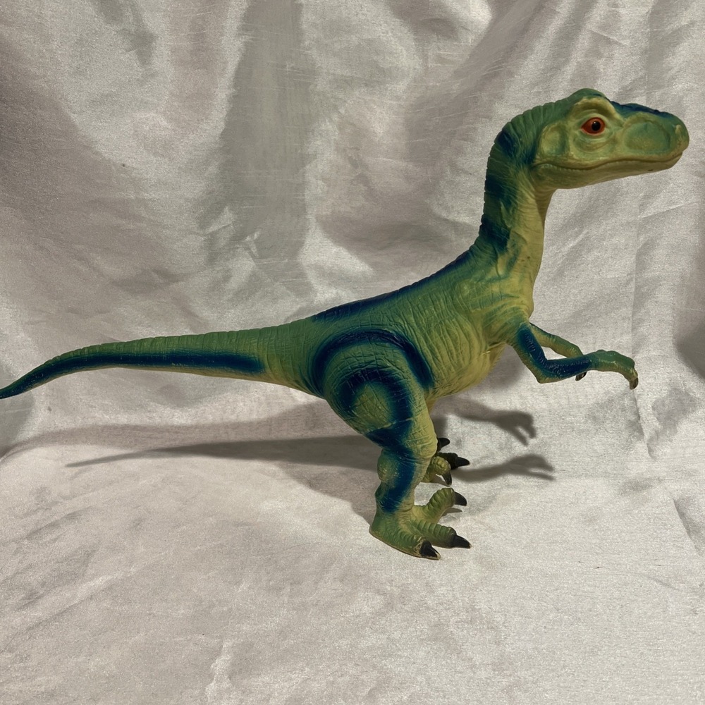 Toysmith Large 2018 Velociraptor Dinosaur Soft Squishy Vinyl Toy 13x19 #2387 C